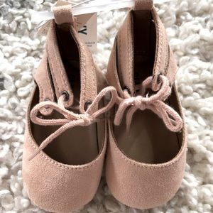 Old Navy Baby Girl 6-12 months lace up shoes